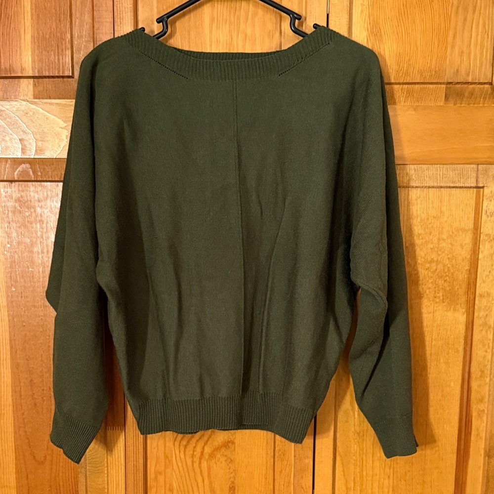 Women's Tahari Green Sweater